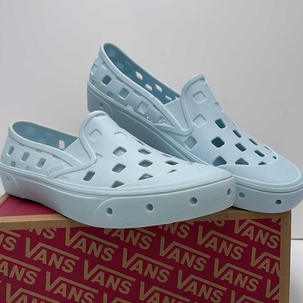 Vans Men’s Slip-On Trk Delicate Blue
VN0A5HF8YRQ
Sneakerss - Picture 5 of 16